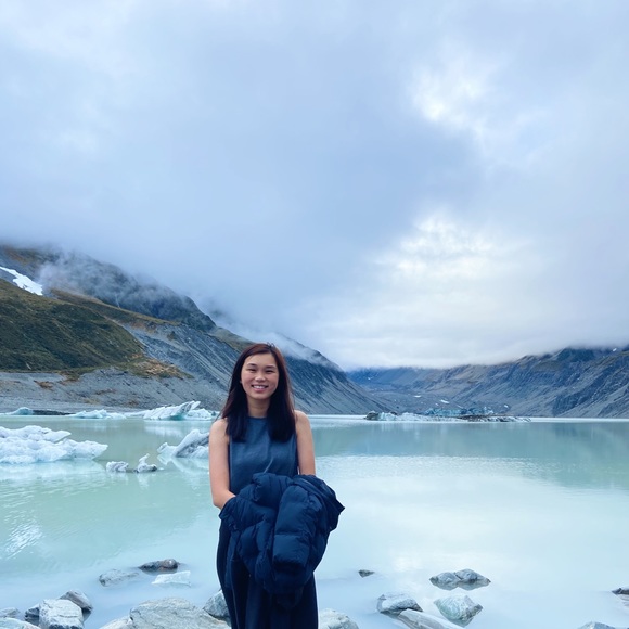 Meet your Posher, Amanda - Picture 1 of 1